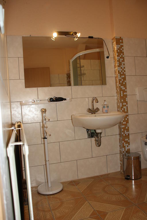 Hueblers-Schlafquartier Hotel Furstenwalde Room photo